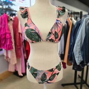 Tropical Floral & Leaf 3-Piece Bikini Set with Sarong